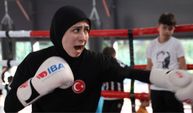 Adanalı milli boksör Azranur Çetin Gençlik Olimpiyatları bileti aldı