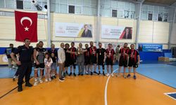 Karataş’ta Kurumlararası Voleybol Turnuvası sona erdi