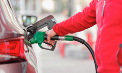 Fiyatlar yükseldi: Benzine büyük zam açıklandı