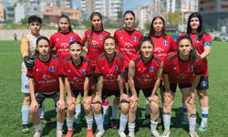 5 Ocak Demirspor kadın futbol takımı başarılarıyla dikkat çekiyor