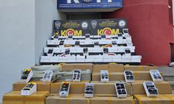 Adana’da 14 milyonluk kaçak operasyonu: Gözlük ve telefon deposu basıldı