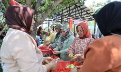 Adana'da 89 yıllık bayram geleneği bu yıl da sürdü: 300 hane aynı sofrada birleşti