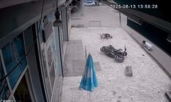 Adana’da otomobille çarpışan motosiklet bahçeye uçtu