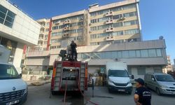 Antalya’da iş merkezinde klima yangını paniğe neden oldu