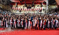 ATÜ’de mezuniyet heyecanı: 497 öğrenci kep attı