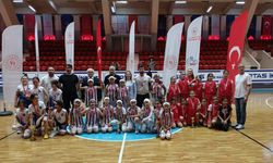 Basketbol heyecanı Menderes Spor Salonunda son buldu