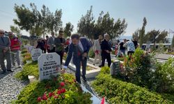 Depremde hayatını kaybedenler arefe günü unutulmadı