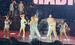 Hadise, Adana’da yağmura rağmen kapalı gişe konserle coşturdu