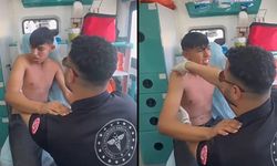 Havuzda omzu çıkan gence 20 saniyede müdahale