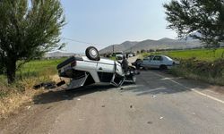 Kahramanmaraş’ta 2 otomobilin çarpıştı, 2 kişi yaralandı