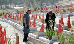 Kahramanmaraş'ta deprem şehitleri bayramda unutulmadı