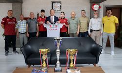 Loğoğlu: "Bu büyük başarı Adana'mızın gururudur"
