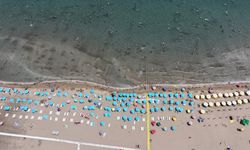 Mersin sahilleri bayramda tatilcilerle doldu taştı