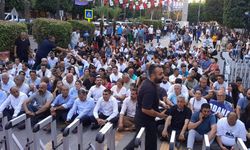 Adanalılar Zeydan Karalar için oturma eylemi başlattı