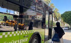 Adana’da özgürlük mitingine destek: Belediye ulaşımı gece yarısına kadar uzattı