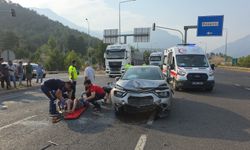 Adana’da Trafik Işıklarında Korkutan Kaza: 1 Kişi Yaralandı
