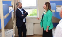 Yusuf Tüfekçi, Çukurova Adana Kız Lisesi'ni ziyaret etti