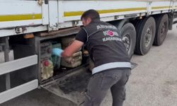 Adana’da bir tırın yedek yakıt bidonundan 4 milyon TL’lik kaçak telefon çıktı