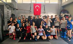 Adana’da Dövüş Sporcuları Aynı Ringde Ter Döktü