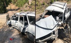 Adana’da Kontrolden Çıkan Otomobil Duvara Çarptı: 4 Yaralı