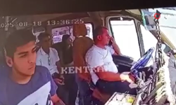 Adana’da minibüste hırsızlık anı kamerada