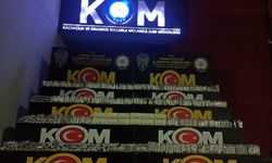 Adana’da otobüs zeminine gizlenmiş 990 elektronik sigara ele geçirildi