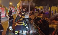 Adana’da Otomobil ve Minibüs Çarpıştı, Araçlar Yandı