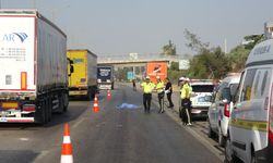 Adana’da otoyolda tırın çarptığı şahıs hayatını kaybetti