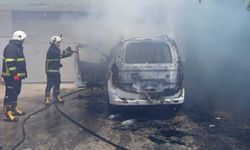 Adana’da Park Halindeki Araç Alev Alev Yandı