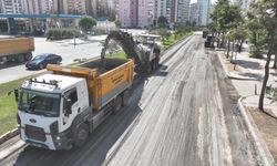 Adana Büyükşehir’den Alparslan Türkeş Bulvarı’nda yenileme çalışması