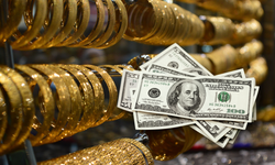 Dolar aldı başını gidiyor! Altın ise haftaya 4.400 TL ile başladı