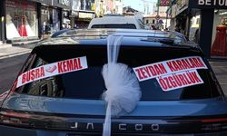 Bu fikir anca Adana’dan çıkardı! Düğün arabasına “Zeydan Karalar’a Özgürlük” yazdılar