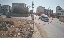 Çarpışma Anı Kamerada: Motosiklet Havada Savruldu