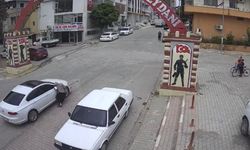 Görme engelli vatandaşa otomobil çarptı: Kaza anı kamerada