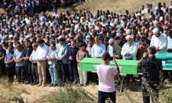 Kozan’da Yürek Yakan Veda: Anne ve 8 Aylık Bebeği Yan Yana Defnedildi