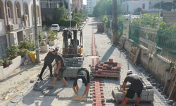 Seyhan’da yol çalışmaları hız kesmeden devam ediyor