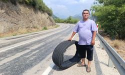 Yolda kalan kamyon lastiği kazaya neden oldu: O anlar kameralara yansıdı