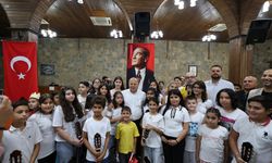 Yüreğir’de 30 Ağustos Coşkusu: Gençlerden Müzik ve Tiyatro Gösterisi