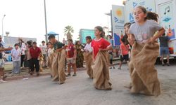 Yüreğir'de Oyun Tırı Yola Çıktı, Mahalleler Şenlendi