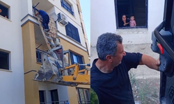 Adana’da film gibi kurtarma: Evde mahsur kalan bebek iş makinesiyle kurtarıldı