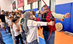 Adana’da gençlik coşkusu! Yaz Kulübü muhteşem final yaptı