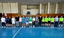 Adana'da Muhtarlar ve Öğretmenler Futbol Sahasında Buluştu