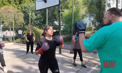 Çukurova Belediyesi’nden Hayalpark’ta Sabah Kickbox Kursu