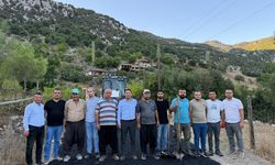 Feke’de yol seferberliği: Başkan Özen çalışmaları yerinde inceledi