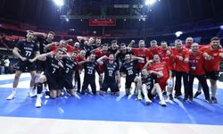 Tarihi Zafer! Filenin Efeleri Hollanda’yı Devirdi, Çeyrek Finaldeyiz!