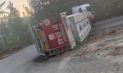 Kozan’da Orman Yangınından Dönen Su Tankeri Devrildi