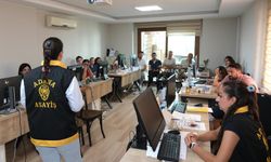 Adana'da polis ekipleri Ticaret İl Müdürlüğü’nde sahaya indi