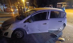 Kozan’da İki Otomobil Çarpıştı