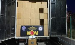 Adana’da kamyonetten 4 milyon 500 bin kaçak makaron çıktı