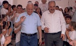 44 yıllık öğretmene öğrencilerinden unutulmaz veda
